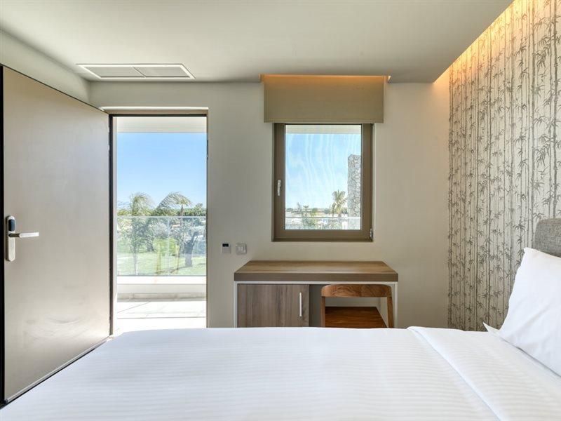 Utopia Blu Hotel Тігакі Екстер'єр фото
