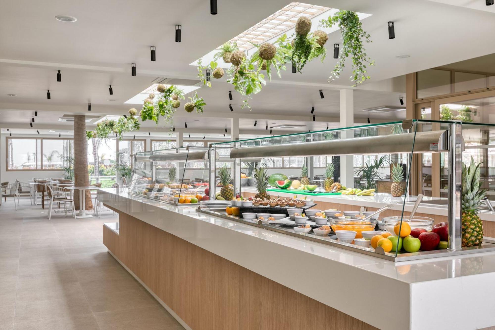 Utopia Blu Hotel Тігакі Екстер'єр фото