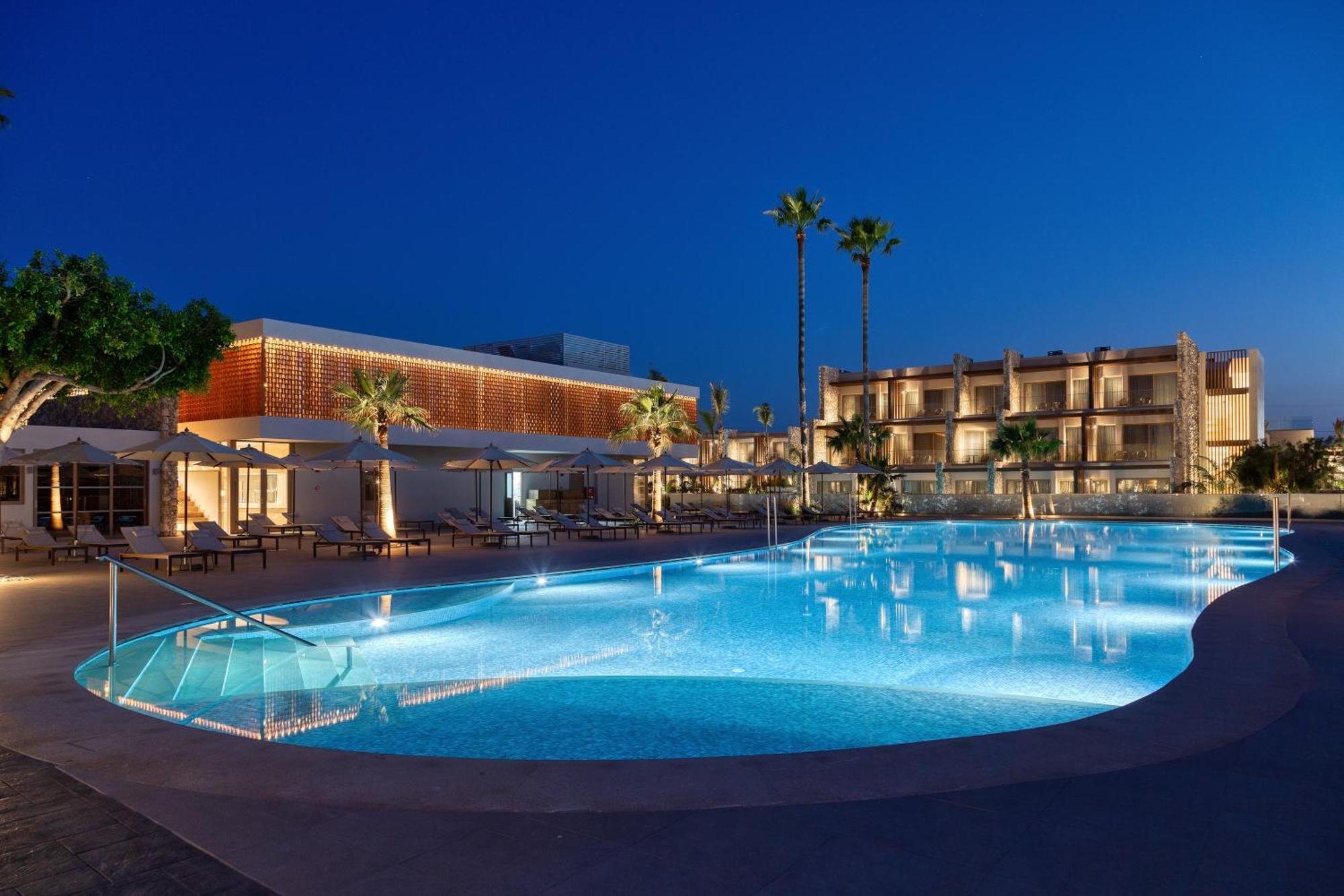 Utopia Blu Hotel Тігакі Екстер'єр фото
